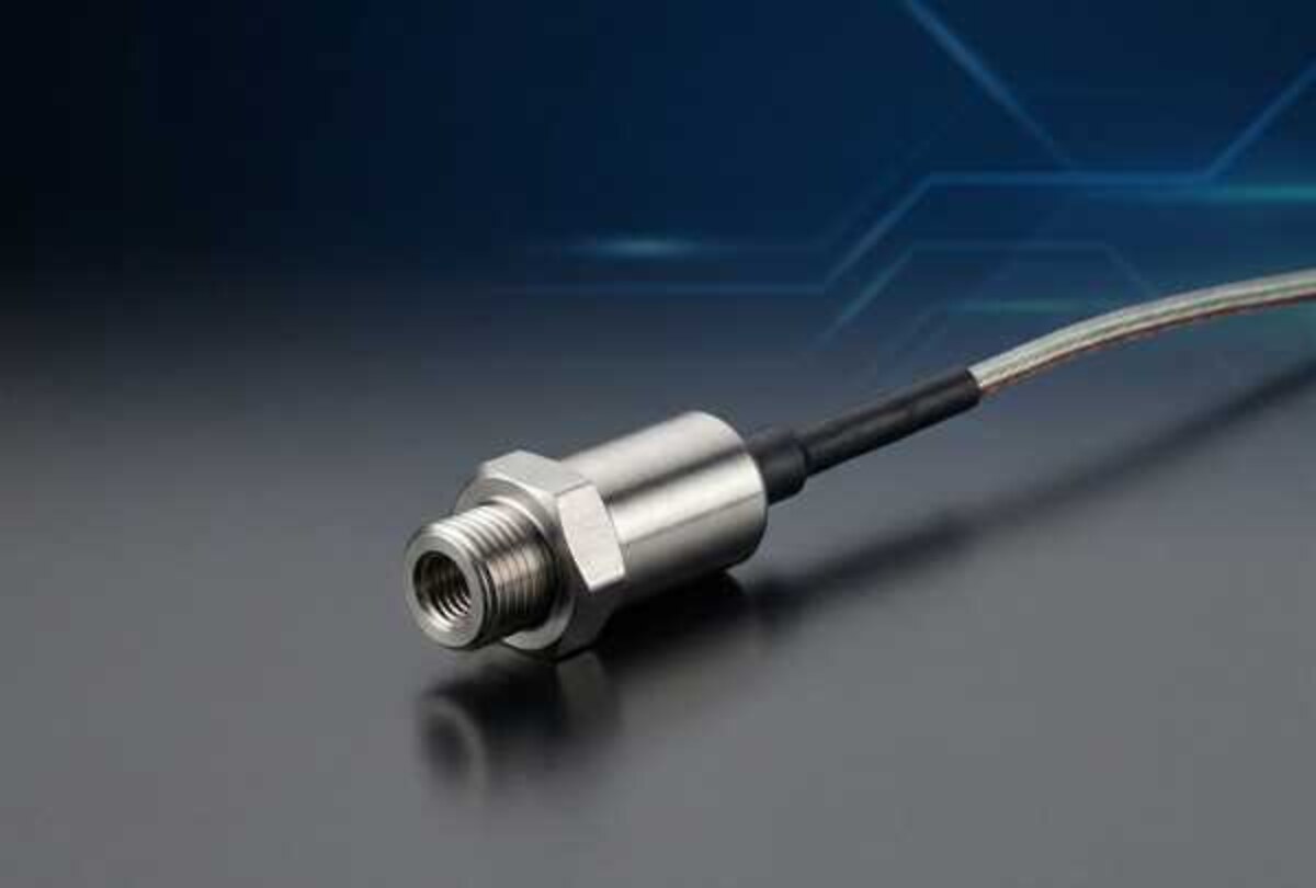 Compact threaded dynamic piezoresistive pressure sensor