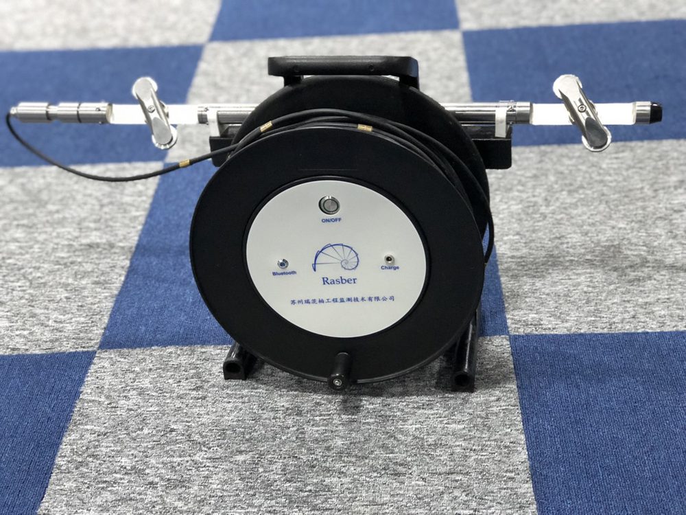Bluetooth control reel with built-in lithium battery and docked probe